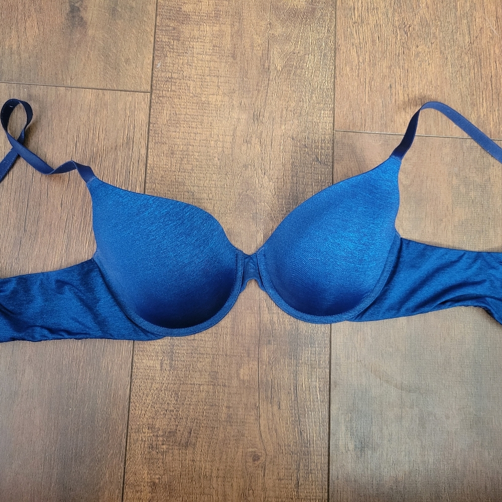 Victoria's Secret Uplift Semi Demi size 36C in blue.